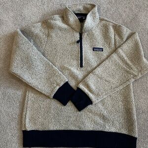 Patagonia Women’s Cream and Navy Sweater